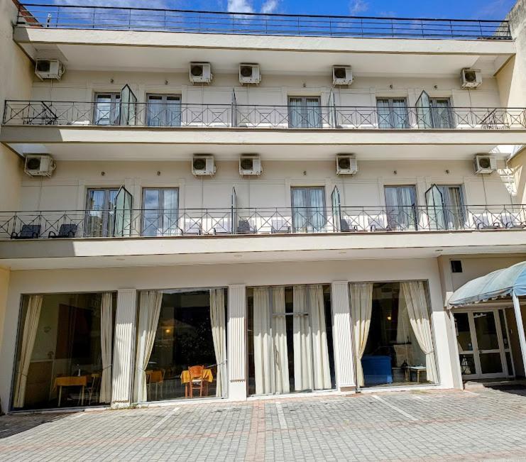 호텔 킹 칼람파카 외부 사진